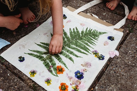 Make Your Own Foraging Bag!